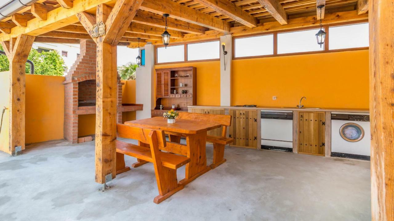 Apartman Sare Цриквеница Экстерьер фото